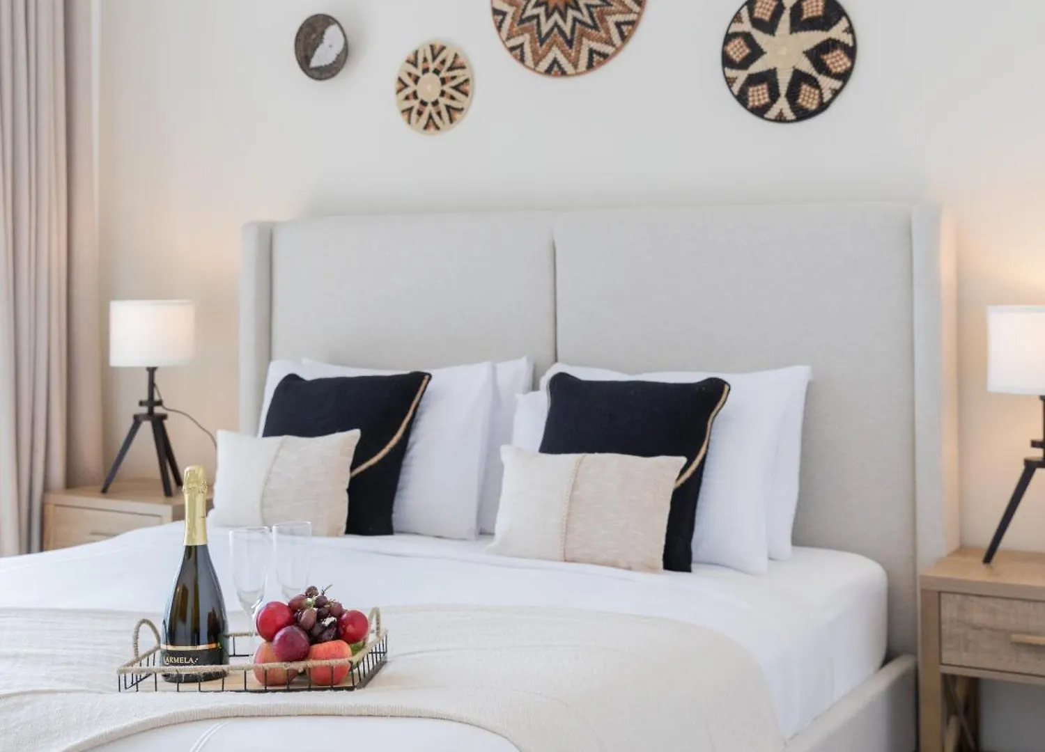 Eden'S Homes & Villas - Millennium Atria Residences Dubai Apartment